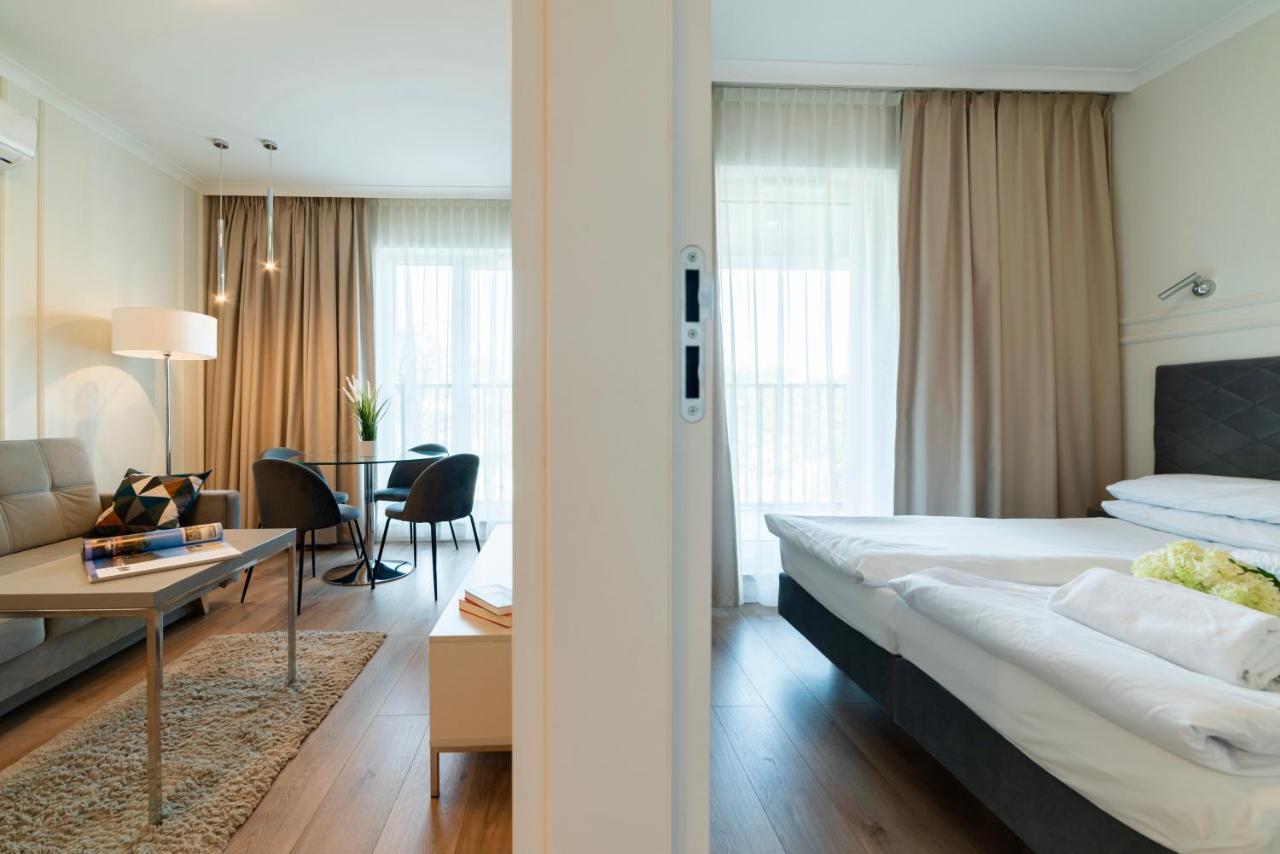 Warsaw Residence Luaran gambar